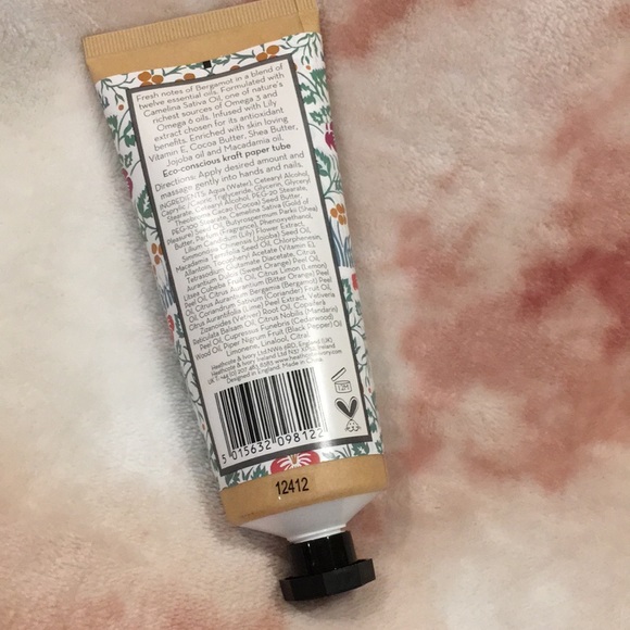 William Morris At Home Scented Bergamot Vetiver Hand Cream 3.38oz NWT - Picture 6 of 12